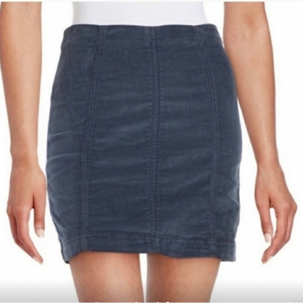 𝅺FREE People Modern Femme Navy Mini Skirt